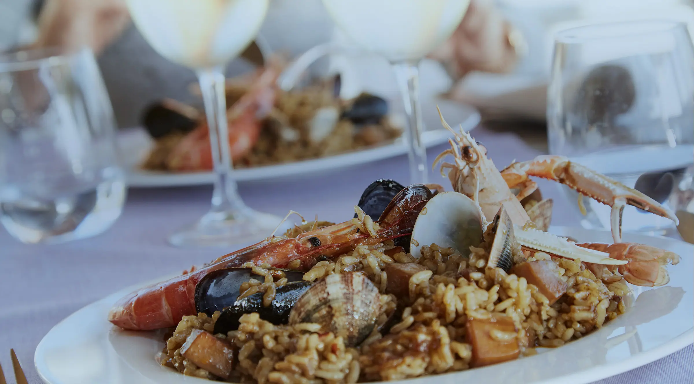 Primer pla de paella a Sitges