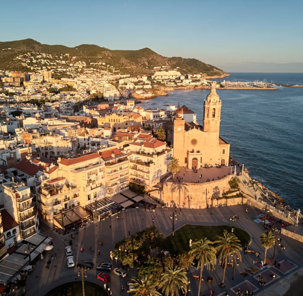 Sitges més enllà de la platja