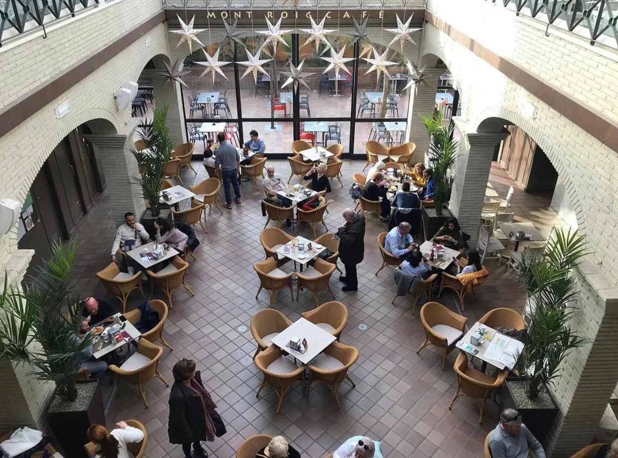 Montroig Café