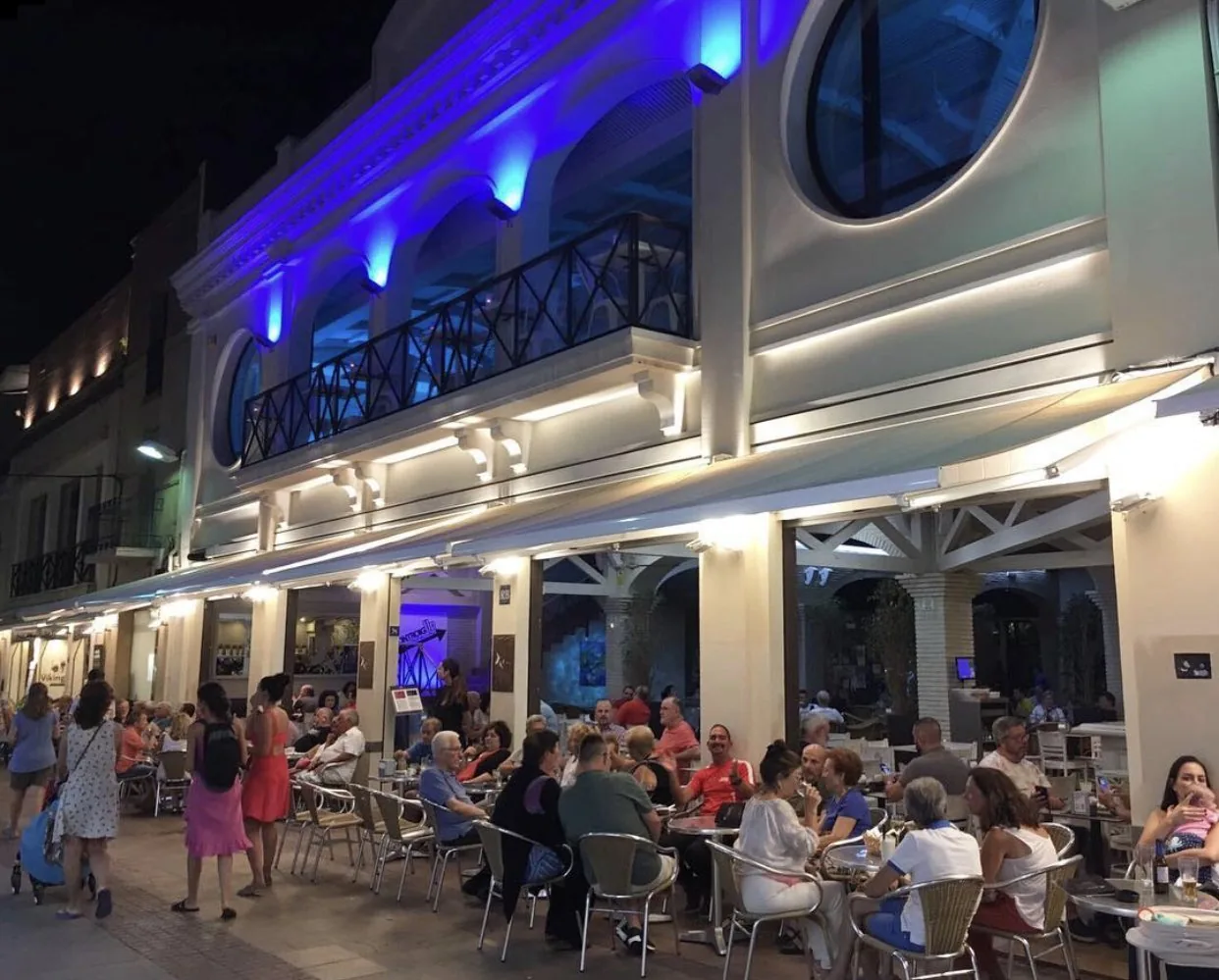 Montroig Café